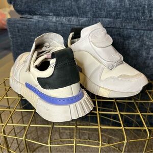 Adidas Futurepacer Boost Sneaker in White/Grey/Black